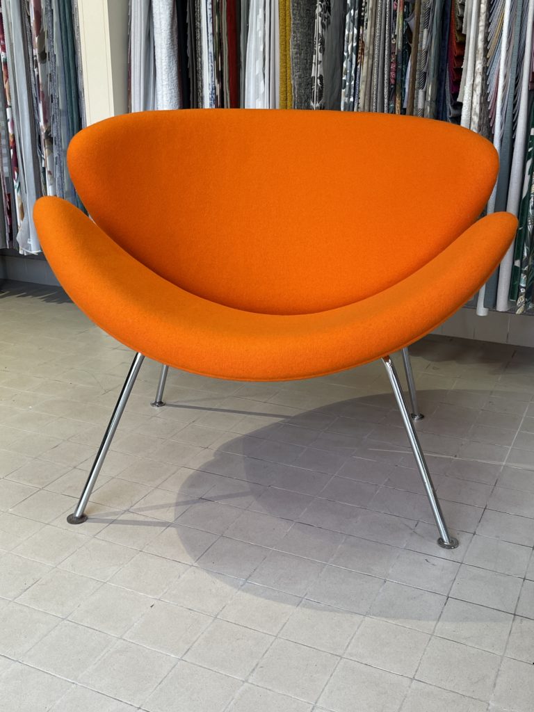 fauteuil orange slice de Pierre Paulin. hldeco tapissier cambrai