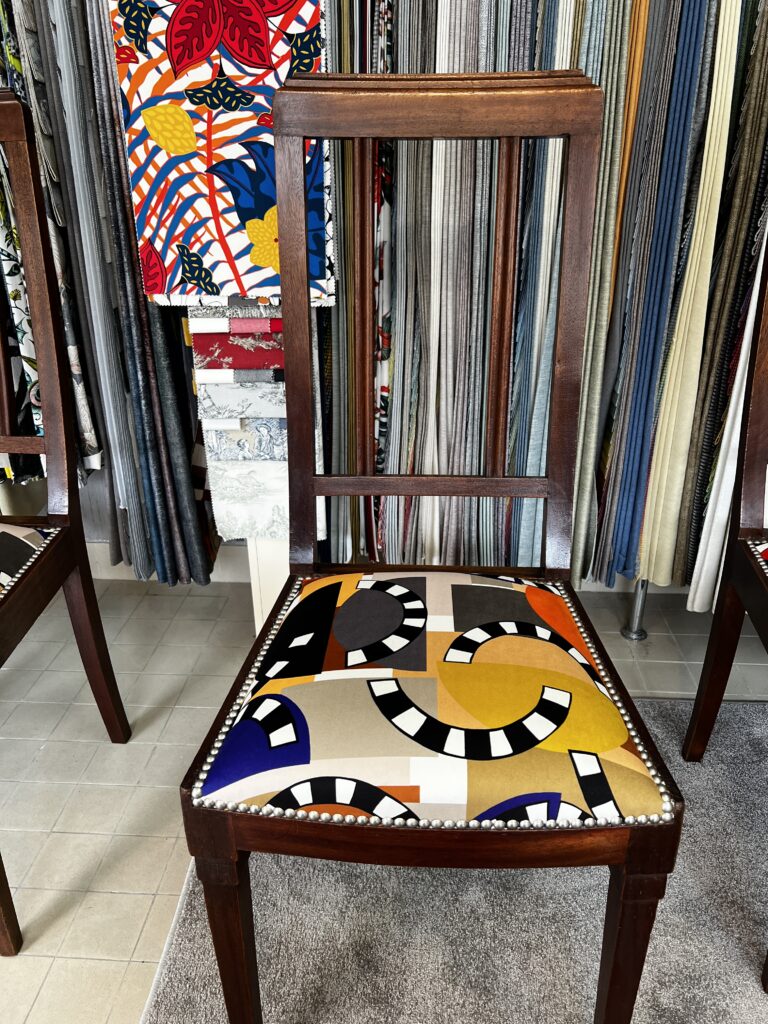 restauration d'une chaise art déco HLDECO tapissier cambrai