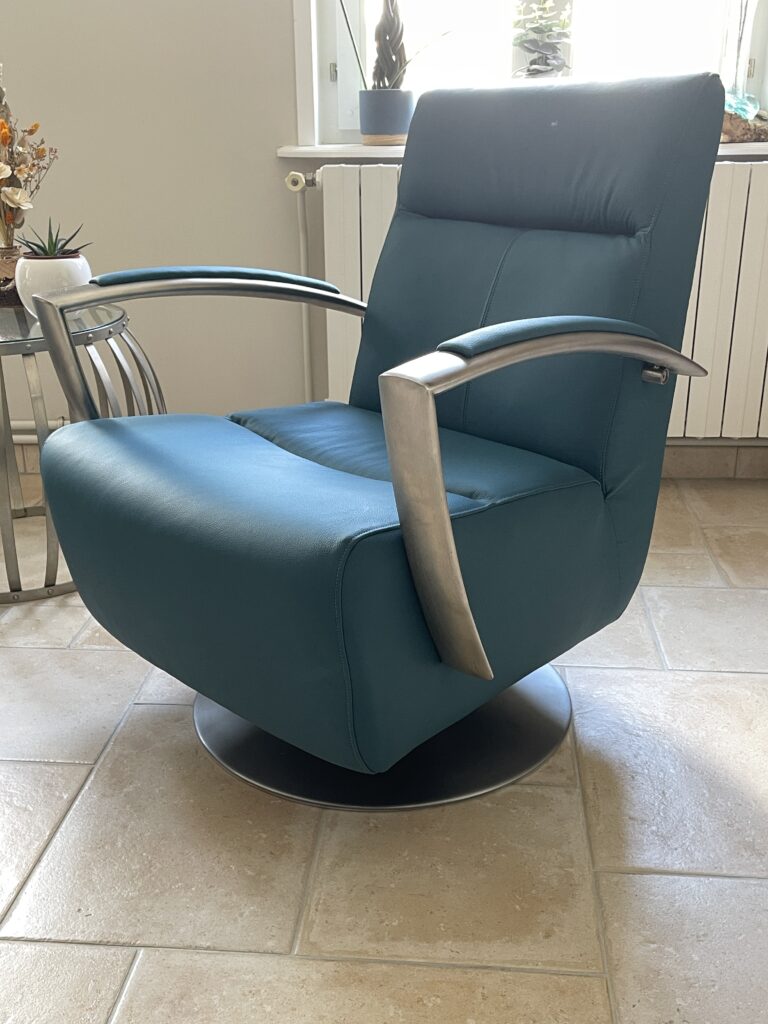 fauteuil contemporain en cuir HLDECO tapissier cambrai